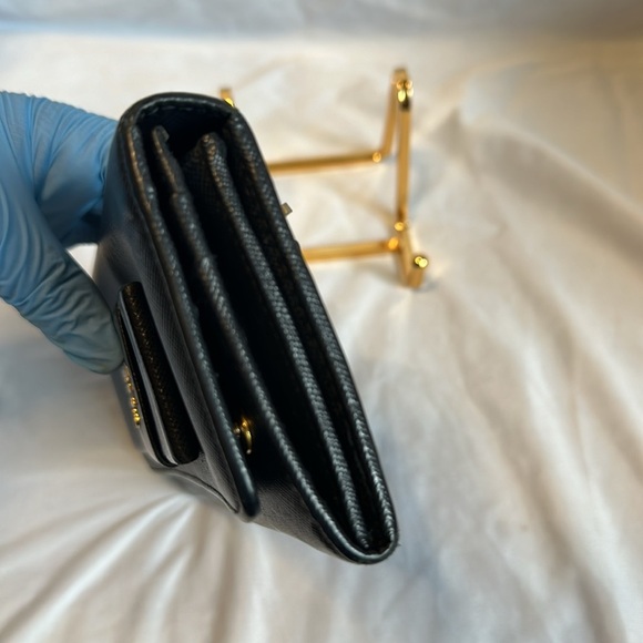 EUC Prada ribbon long saffiano black continental bow:Can use chain for crossbody - Picture 7 of 7